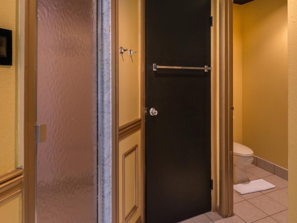 Inn Of The Dove Romantic Luxury & Business Suites 벤셀럼 외부 사진