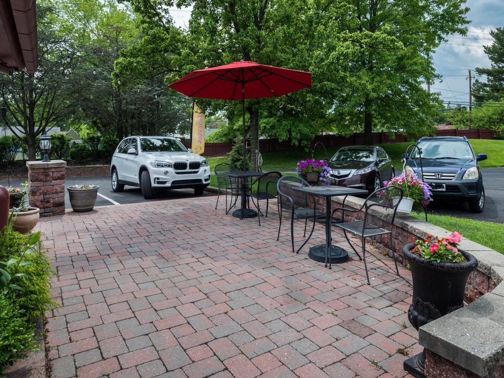 Inn Of The Dove Romantic Luxury & Business Suites 벤셀럼 외부 사진